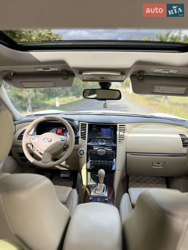 Внедорожник / Кроссовер Infiniti FX 30 2011 в Виноградове фото 10 Внедорожник / Кроссовер Infiniti FX 30 2011 в Виноградове