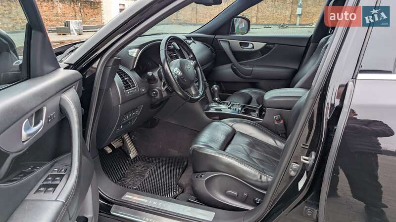 Внедорожник / Кроссовер Infiniti FX 30 2011 в Дубно