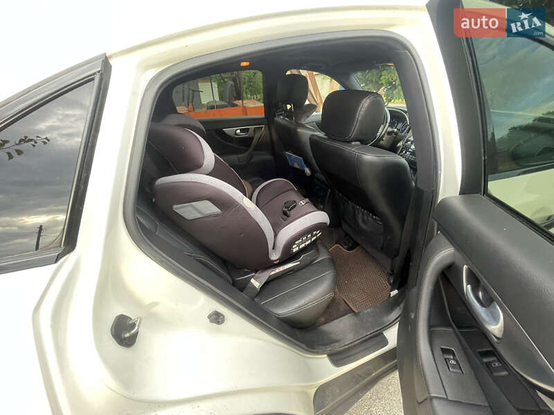 Внедорожник / Кроссовер Infiniti FX 30 2012 в Александрие фото 10 Внедорожник / Кроссовер Infiniti FX 30 2012 в Александрие