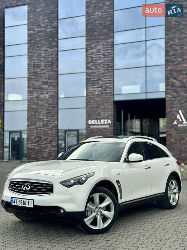 Внедорожник / Кроссовер Infiniti FX 30 2010 в Черновцах