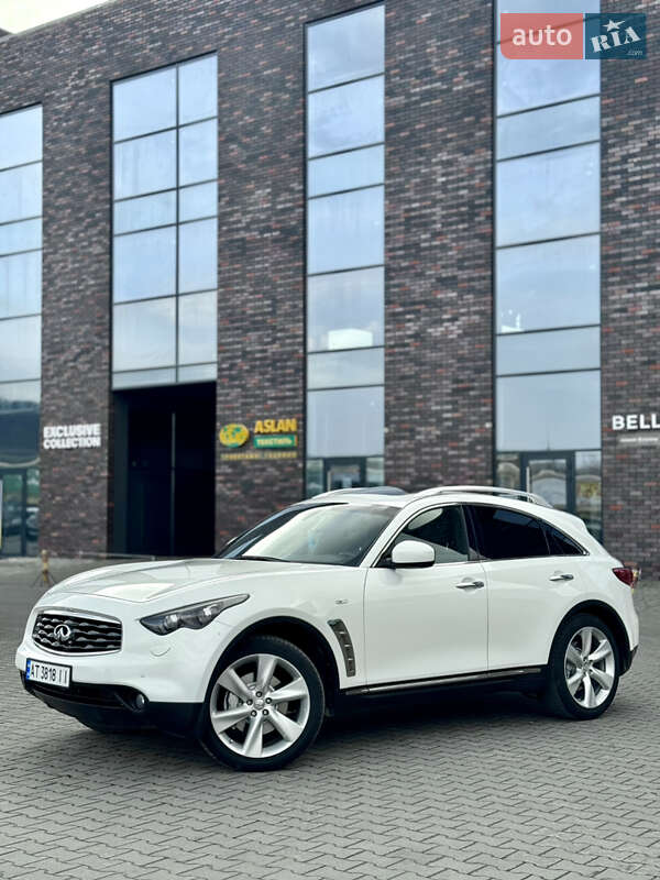 Внедорожник / Кроссовер Infiniti FX 30 2010 в Черновцах