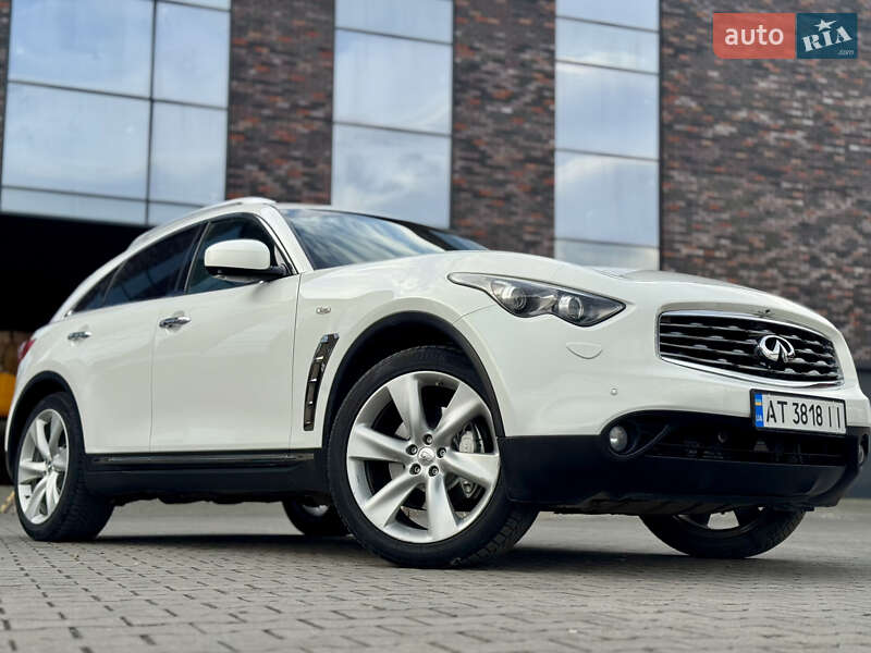 Внедорожник / Кроссовер Infiniti FX 30 2010 в Черновцах