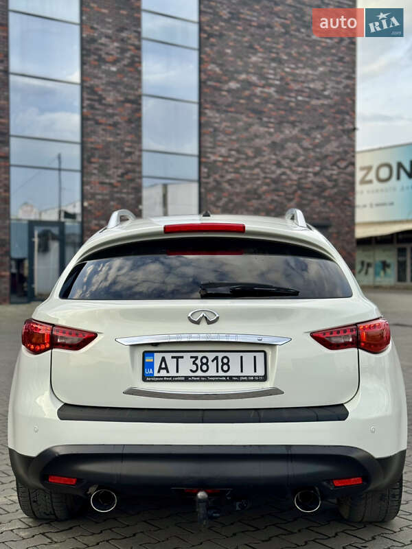 Внедорожник / Кроссовер Infiniti FX 30 2010 в Черновцах