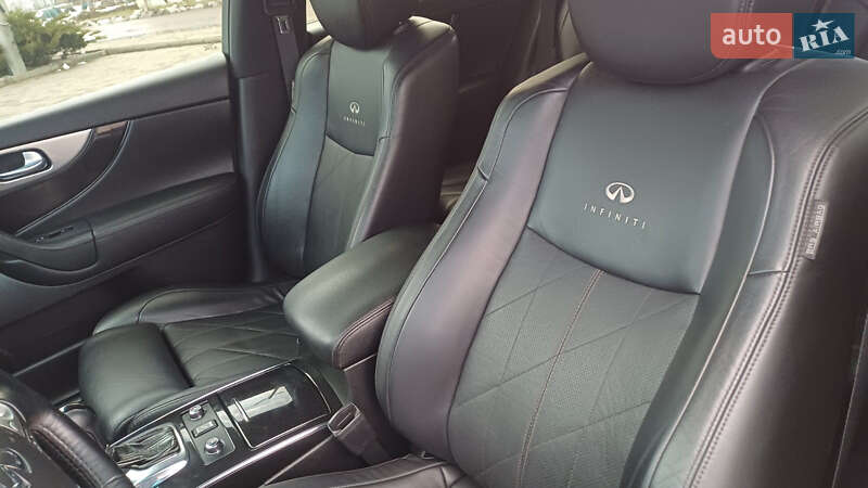 Внедорожник / Кроссовер Infiniti FX 30 2011 в Дрогобыче