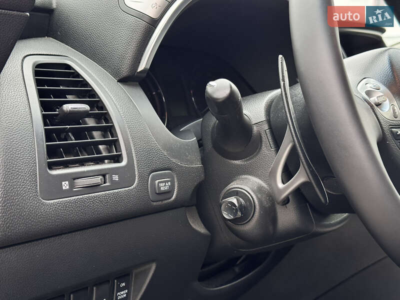 Внедорожник / Кроссовер Infiniti FX 30 2012 в Киеве фото 25 Внедорожник / Кроссовер Infiniti FX 30 2012 в Киеве