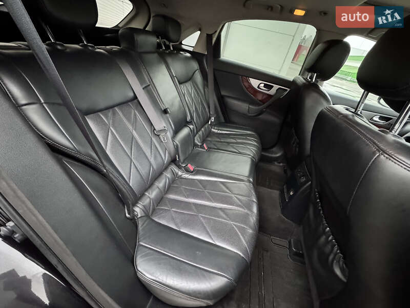 Внедорожник / Кроссовер Infiniti FX 30 2012 в Киеве фото 34 Внедорожник / Кроссовер Infiniti FX 30 2012 в Киеве