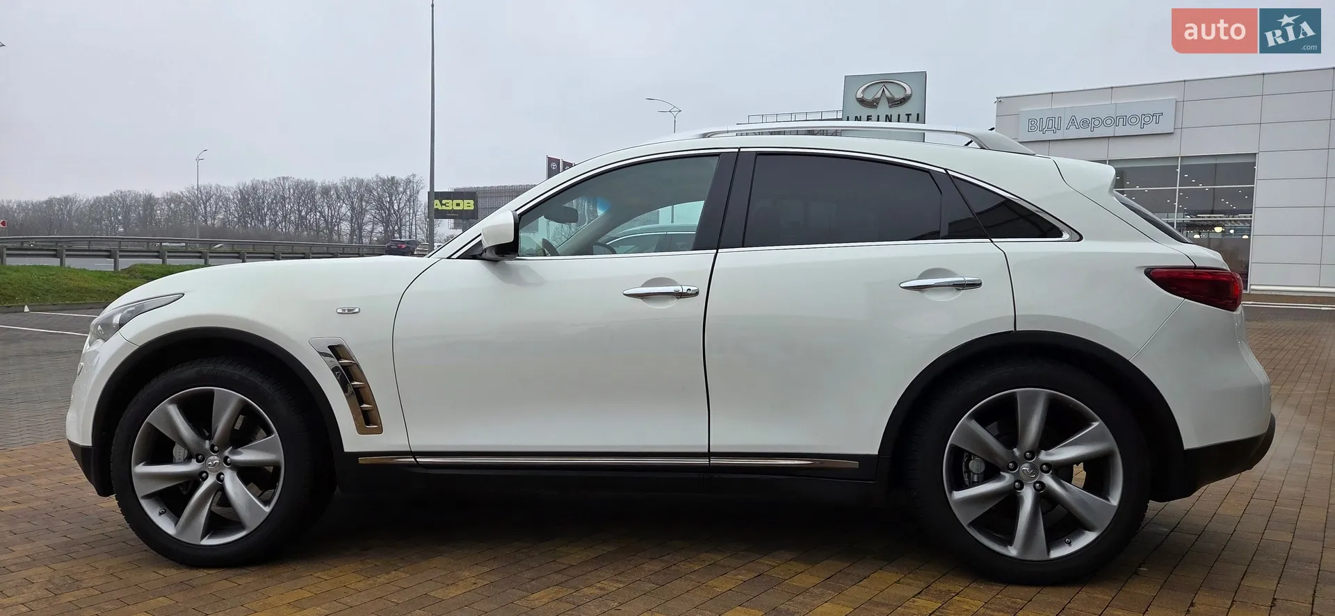 2011 Infiniti FX - мініатюра 13