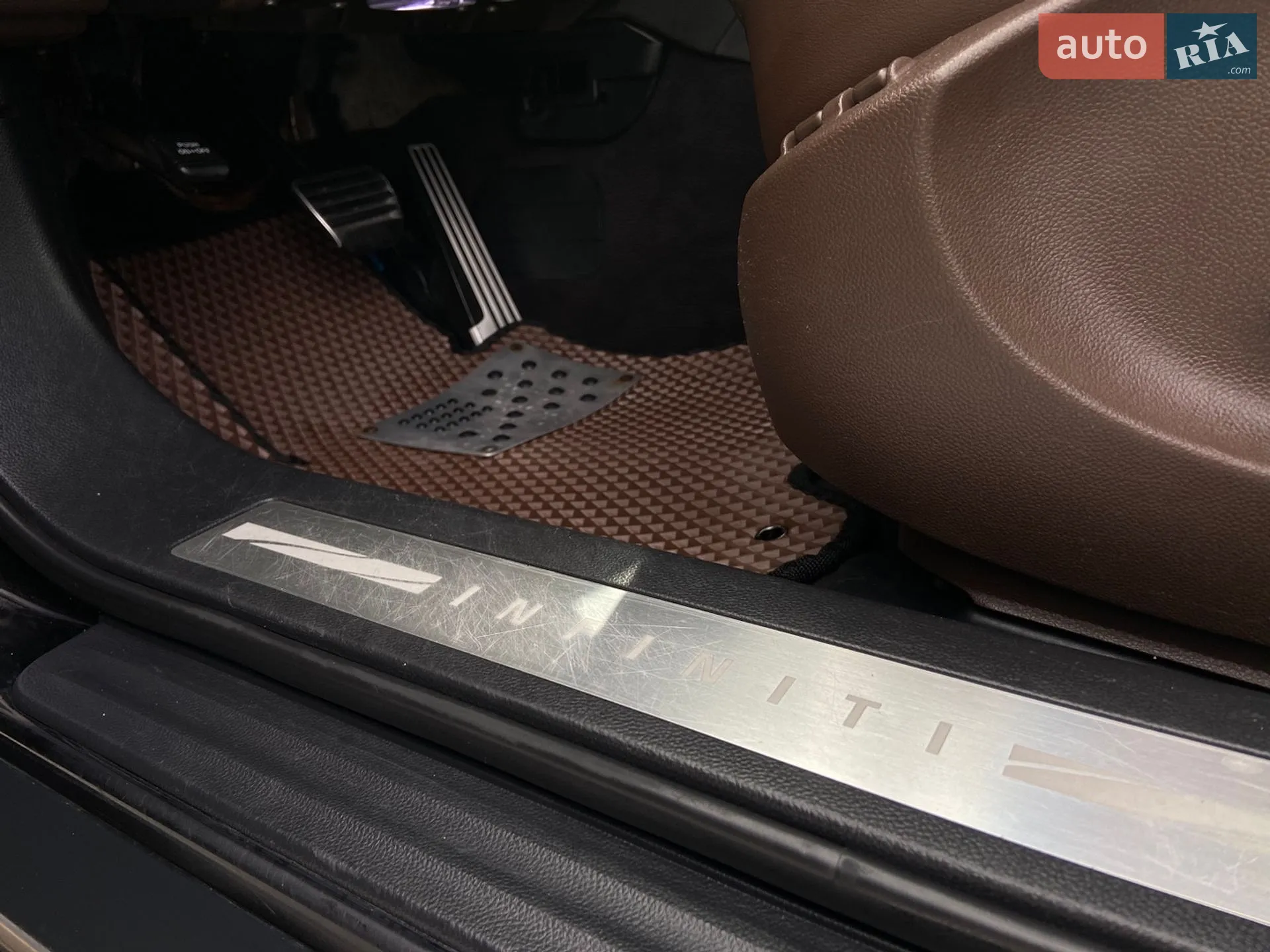 2011 Infiniti FX - мініатюра 38
