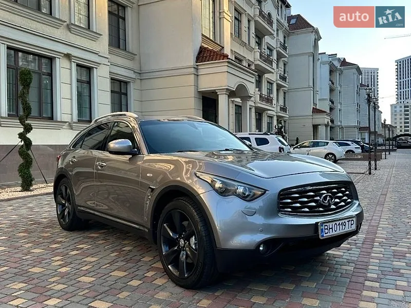 Infiniti FX 30 2011
