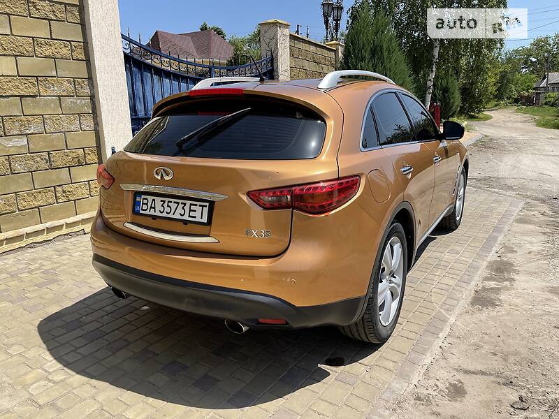 Позашляховик / Кросовер Infiniti FX 35 2008 в Петровому