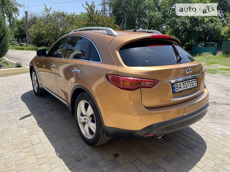 Позашляховик / Кросовер Infiniti FX 35 2008 в Петровому