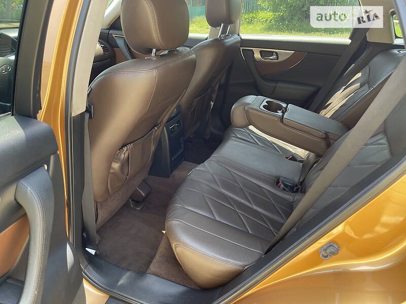 Позашляховик / Кросовер Infiniti FX 35 2008 в Петровому
