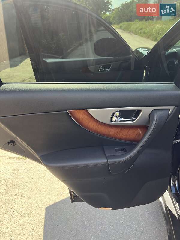 Позашляховик / Кросовер Infiniti FX 35 2011 в Запоріжжі