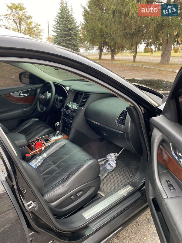 Внедорожник / Кроссовер Infiniti FX 35 2009 в Чугуеве фото 14 Внедорожник / Кроссовер Infiniti FX 35 2009 в Чугуеве