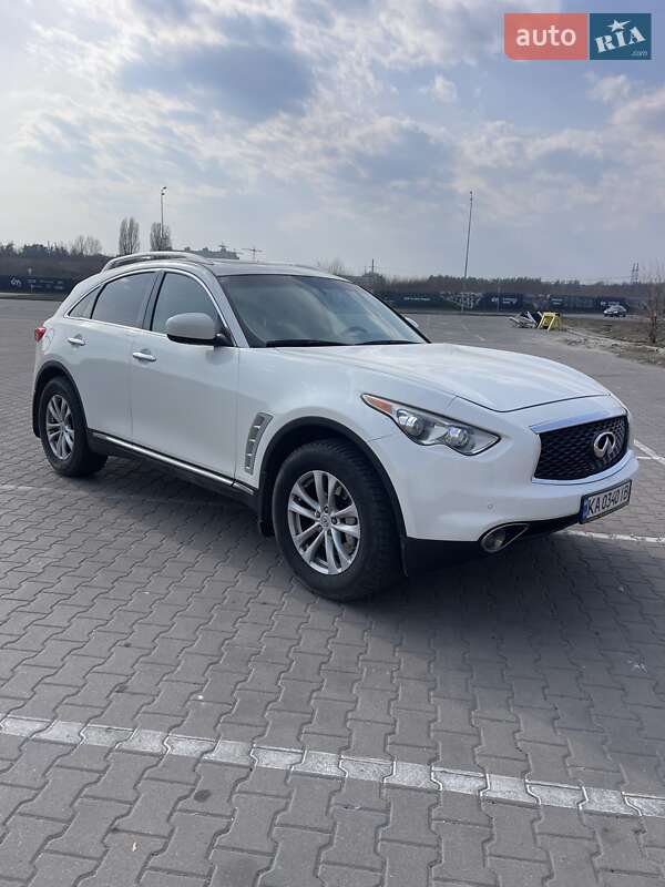 Позашляховик / Кросовер Infiniti FX 35 2011 в Києві