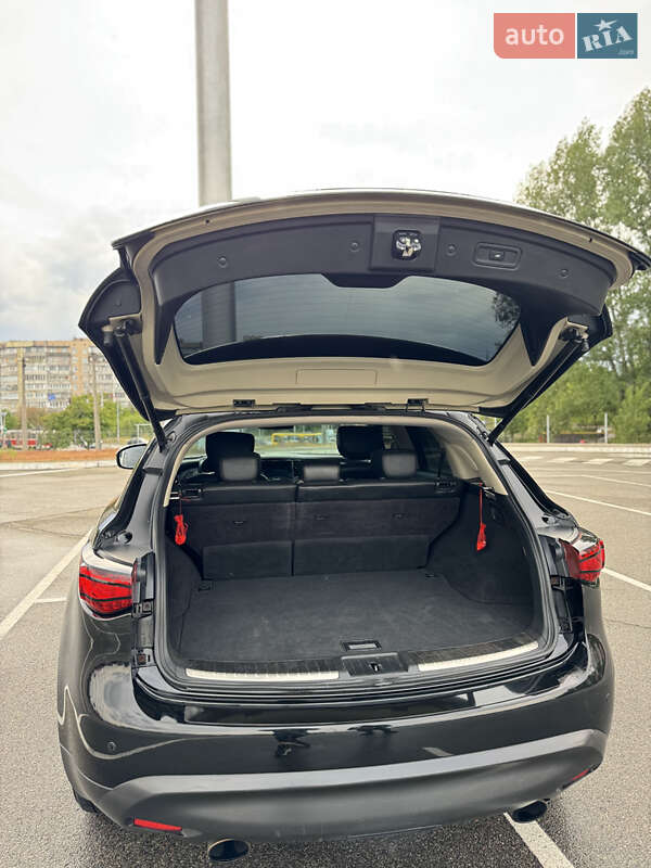 Внедорожник / Кроссовер Infiniti FX 35 2012 в Киеве