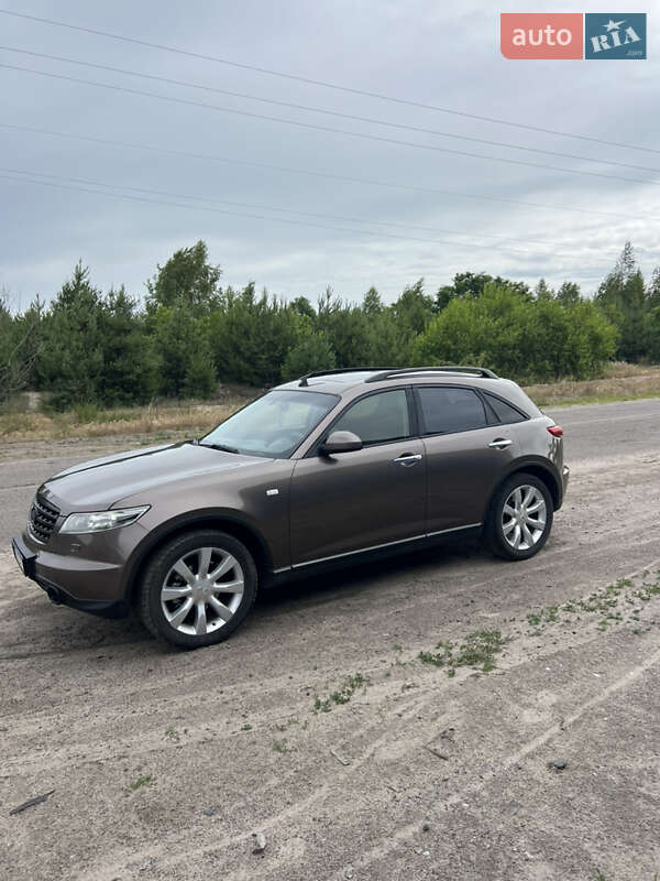 Внедорожник / Кроссовер Infiniti FX 35 2003 в Корнине