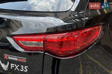 Внедорожник / Кроссовер Infiniti FX 35 2010 в 