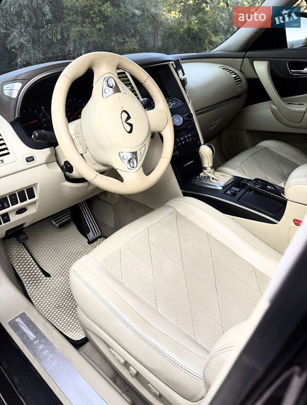 Позашляховик / Кросовер Infiniti FX 35 2008 в Одесі фото 11 Позашляховик / Кросовер Infiniti FX 35 2008 в Одесі
