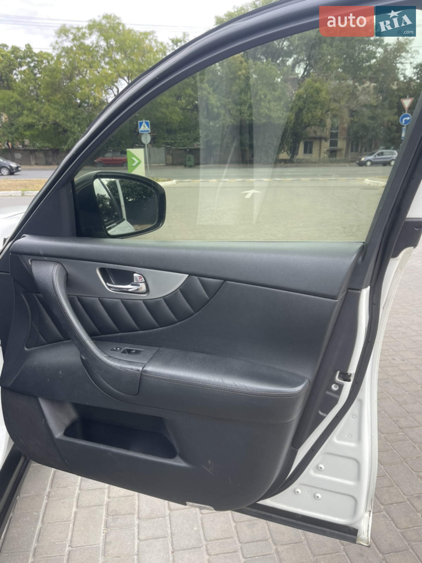 2011 Infiniti FX - мініатюра 17