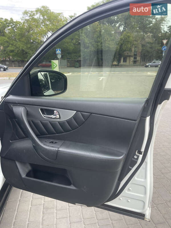Позашляховик / Кросовер Infiniti FX 35 2011 в Одесі