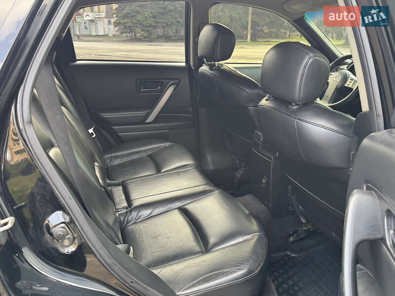 Внедорожник / Кроссовер Infiniti FX 35 2003 в Кривом Роге