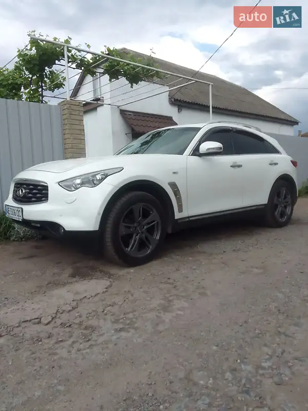 Infiniti FX 35