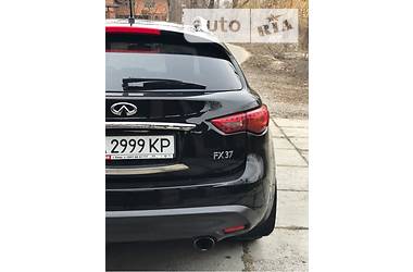 Внедорожник / Кроссовер Infiniti FX 37 2010 в Киеве