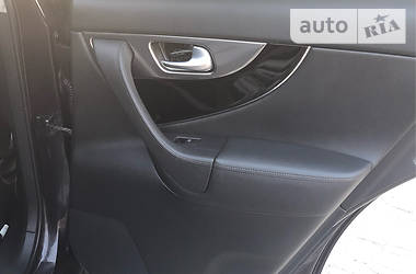 Позашляховик / Кросовер Infiniti FX 37 2010 в 