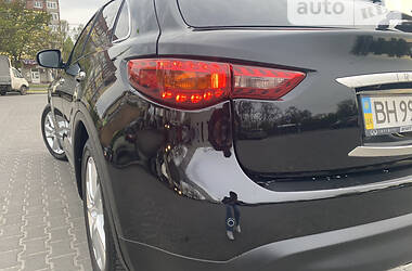 Хэтчбек Infiniti FX 37 2013 в 