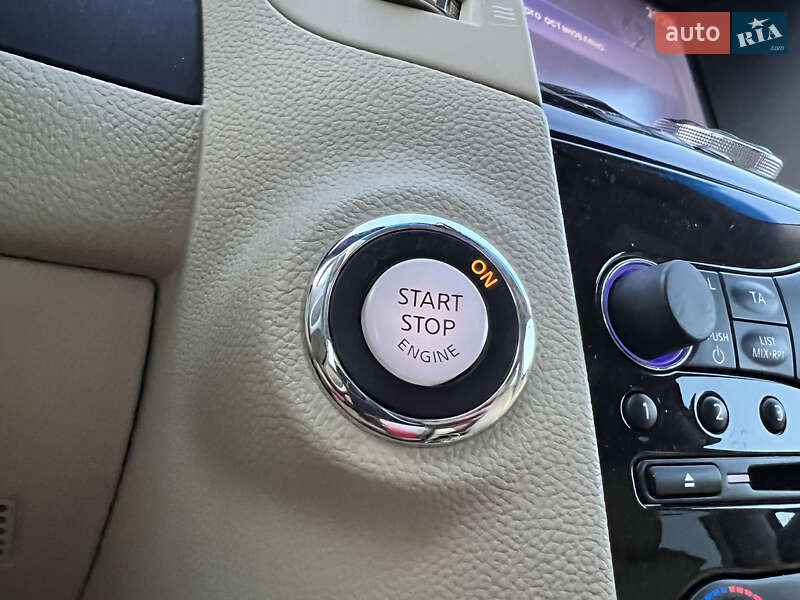 Позашляховик / Кросовер Infiniti FX 37 2012 в Львові