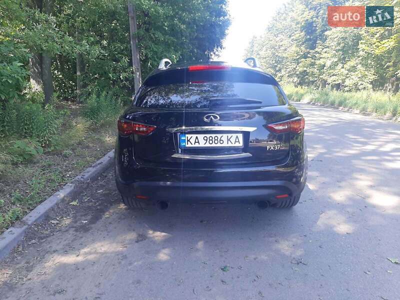 Позашляховик / Кросовер Infiniti FX 37 2010 в Полтаві