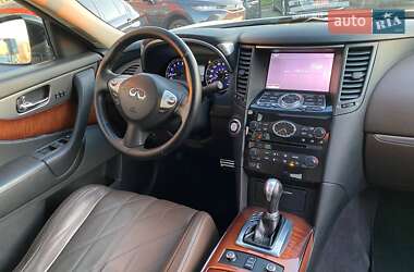 Внедорожник / Кроссовер Infiniti FX 37 2013 в 