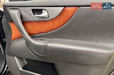 Внедорожник / Кроссовер Infiniti FX 37 2012 в 