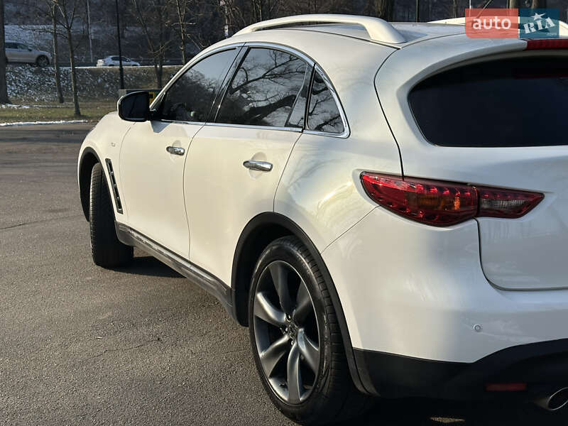 Внедорожник / Кроссовер Infiniti FX 37 2011 в Киеве
