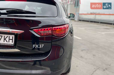 Внедорожник / Кроссовер Infiniti FX 37 2010 в 