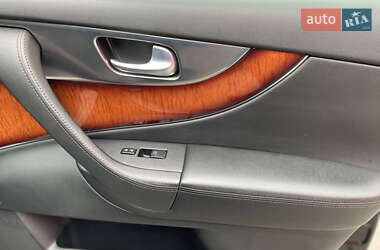 Внедорожник / Кроссовер Infiniti FX 37 2010 в 