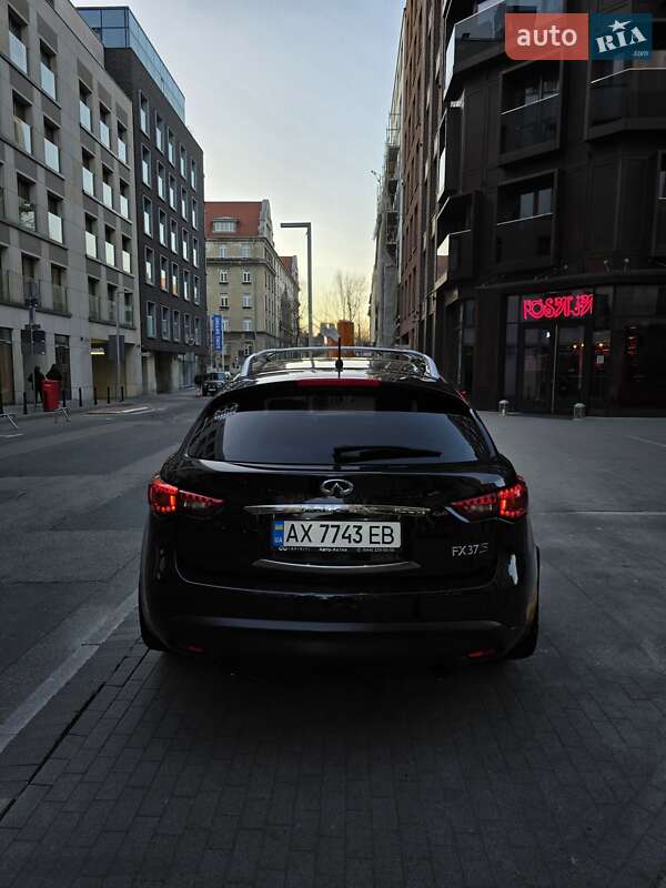 Позашляховик / Кросовер Infiniti FX 37 2012 в Івано-Франківську