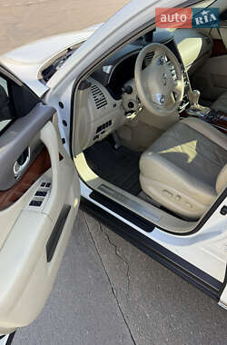 Внедорожник / Кроссовер Infiniti FX 37 2012 в 