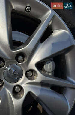 Внедорожник / Кроссовер Infiniti FX 37 2012 в 