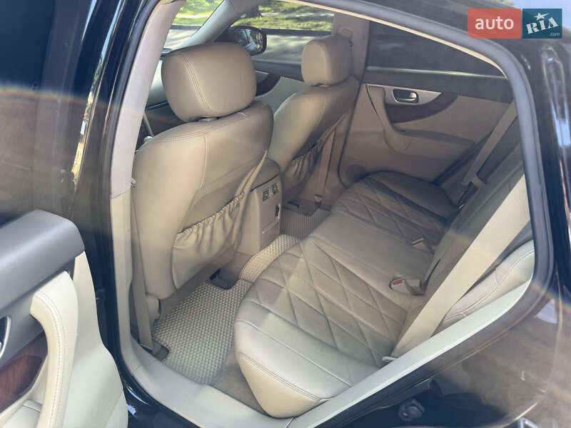 Внедорожник / Кроссовер Infiniti FX 37 2011 в Полтаве