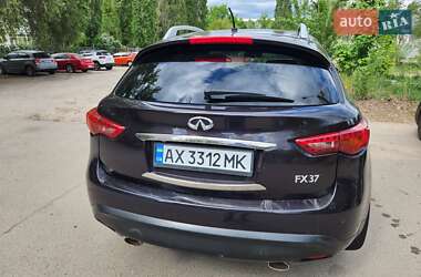 Позашляховик / Кросовер Infiniti FX 37 2011 в 