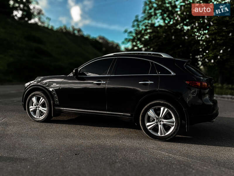 Внедорожник / Кроссовер Infiniti FX 37 2010 в Чернигове
