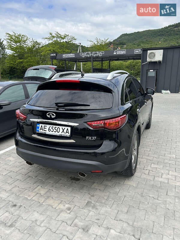 Позашляховик / Кросовер Infiniti FX 37 2011 в Києві