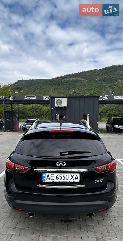 Позашляховик / Кросовер Infiniti FX 37 2011 в Києві
