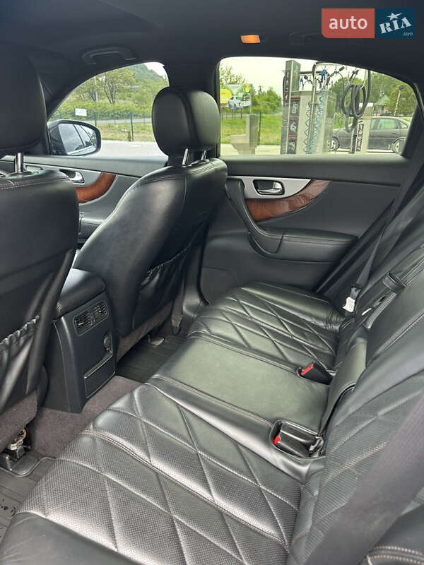 Позашляховик / Кросовер Infiniti FX 37 2011 в Києві