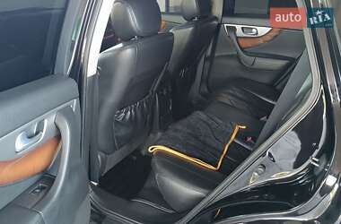 Внедорожник / Кроссовер Infiniti FX 37 2011 в 