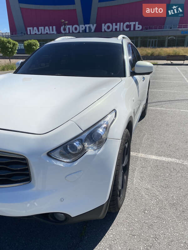 Позашляховик / Кросовер Infiniti FX 37 2011 в Запоріжжі