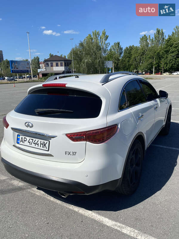 Позашляховик / Кросовер Infiniti FX 37 2011 в Запоріжжі