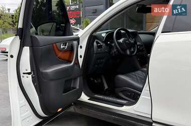 Внедорожник / Кроссовер Infiniti FX 37 2013 в 